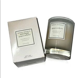 NWT Banana Republic Paperwhite scented limited edition candle, 7.5 oz